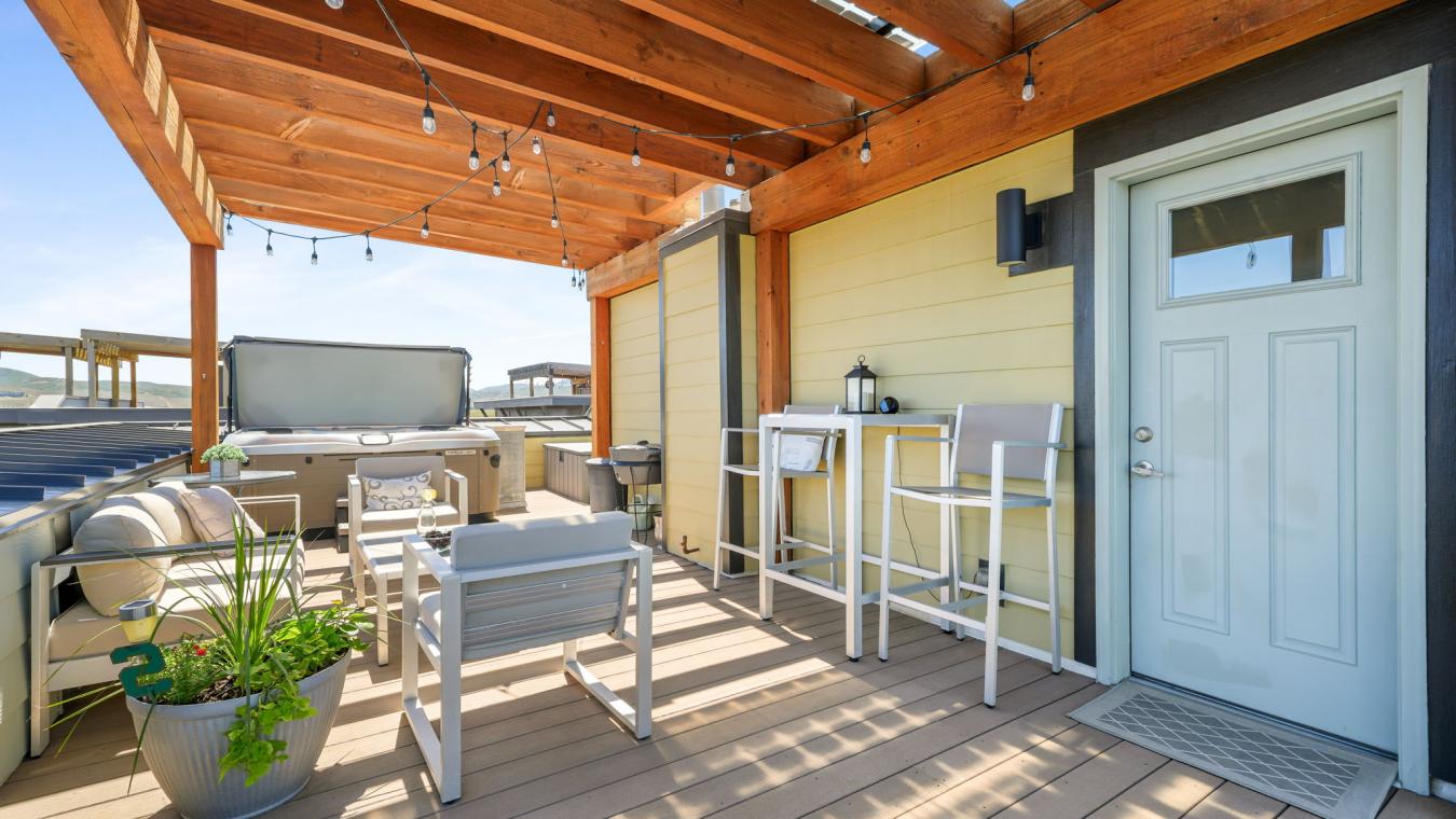 Park City, Utah, 84098, United States, 2 Bedrooms Bedrooms, ,3 BathroomsBathrooms,Residential,For Sale,1904975