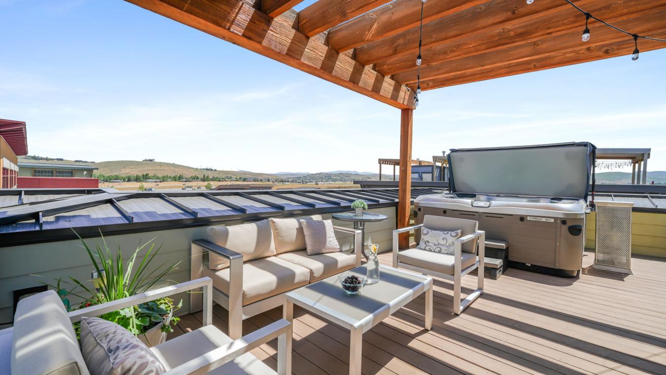 Park City, Utah, 84098, United States, 2 Bedrooms Bedrooms, ,3 BathroomsBathrooms,Residential,For Sale,1904975