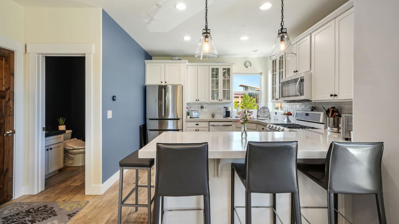 Park City, Utah, 84098, United States, 2 Bedrooms Bedrooms, ,3 BathroomsBathrooms,Residential,For Sale,1904975