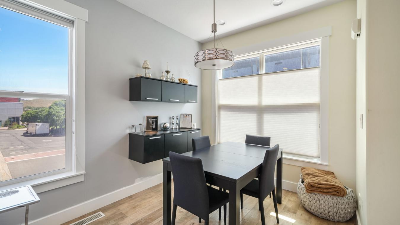Park City, Utah, 84098, United States, 2 Bedrooms Bedrooms, ,3 BathroomsBathrooms,Residential,For Sale,1904975