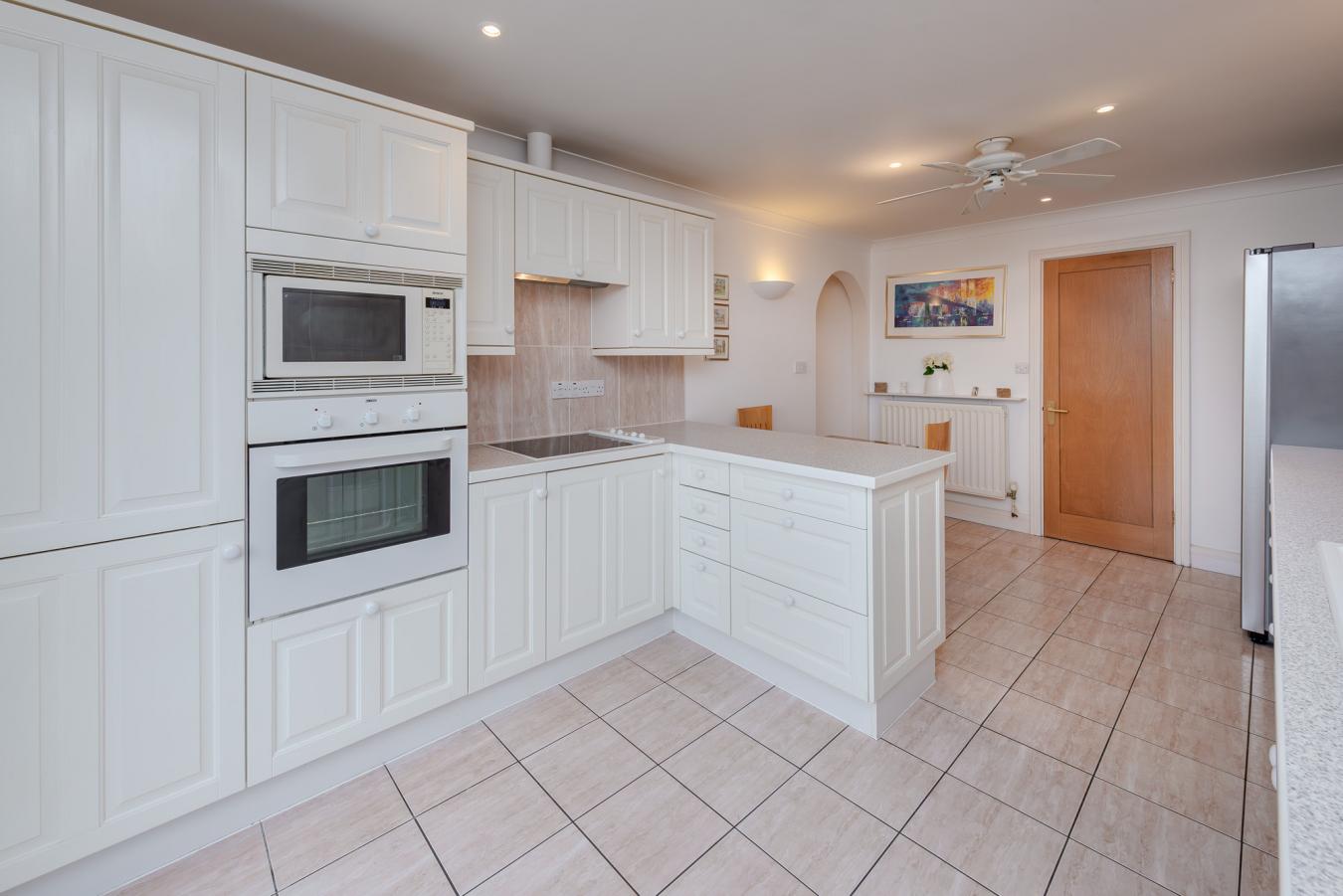 Caterham, Surrey, CR3 6SJ, United Kingdom, 5 Bedrooms Bedrooms, ,3 BathroomsBathrooms,Residential,For Sale,1904973
