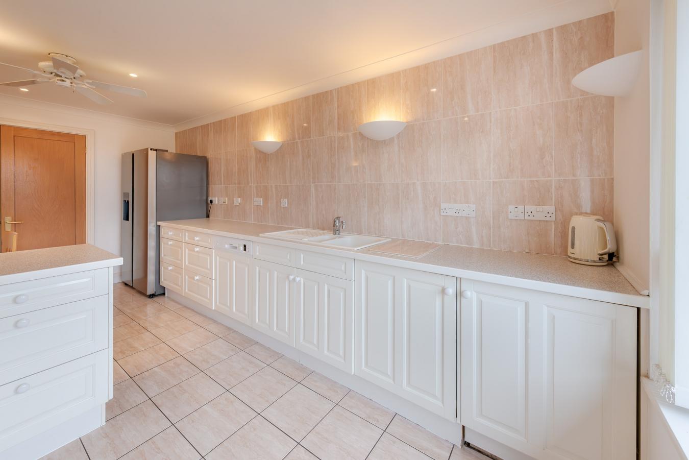 Caterham, Surrey, CR3 6SJ, United Kingdom, 5 Bedrooms Bedrooms, ,3 BathroomsBathrooms,Residential,For Sale,1904973