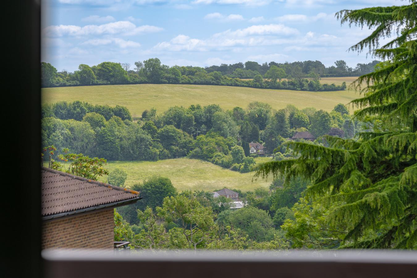 Caterham, Surrey, CR3 6SJ, United Kingdom, 5 Bedrooms Bedrooms, ,3 BathroomsBathrooms,Residential,For Sale,1904973