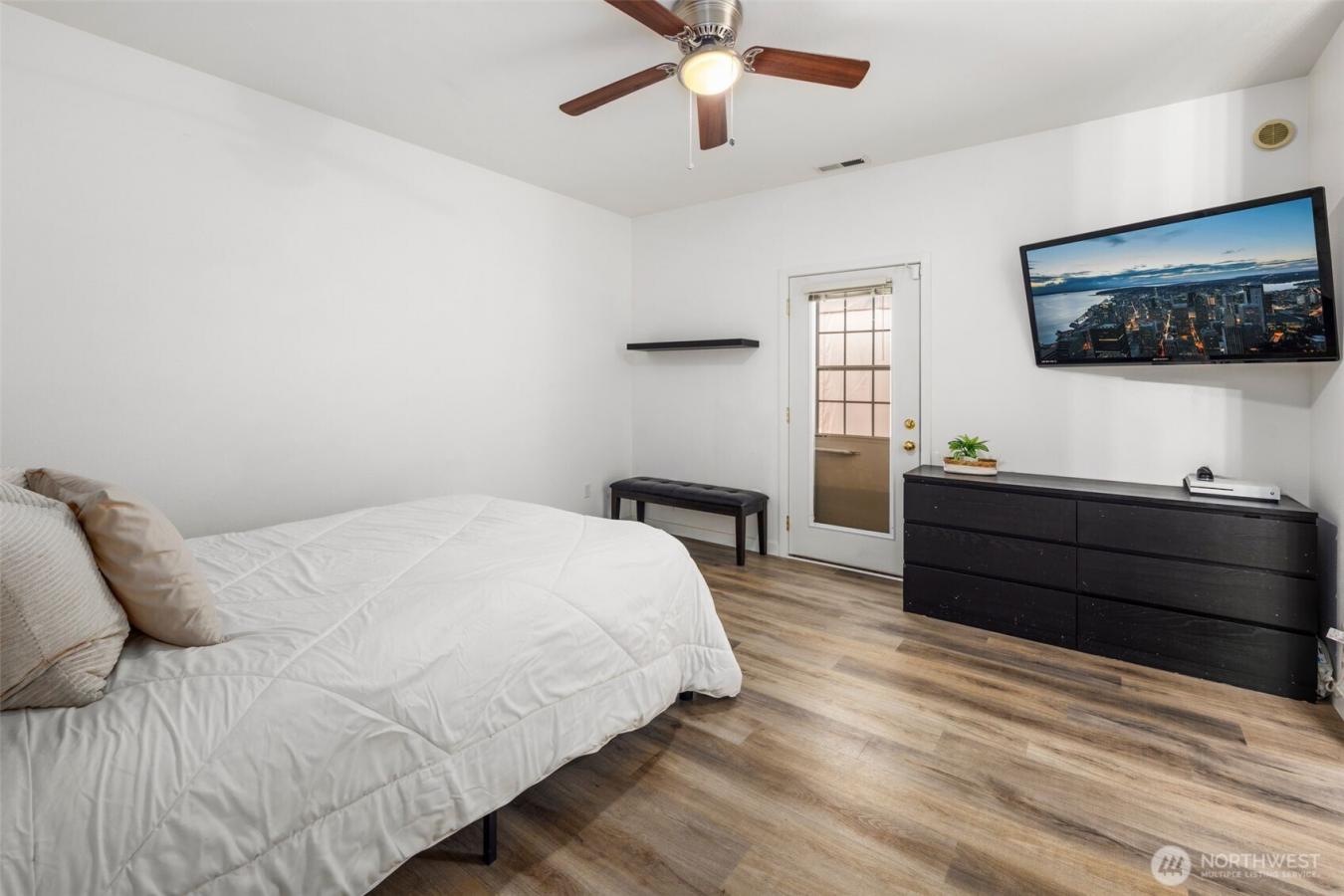 ONE-STORY open concept living on spacious lot in the GATED COMMUNITY o – image 14