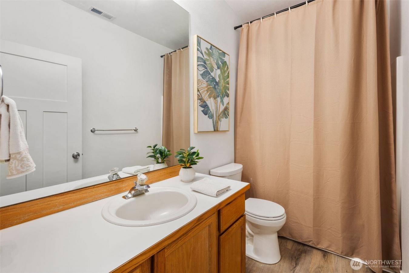 ONE-STORY open concept living on spacious lot in the GATED COMMUNITY o – image 18