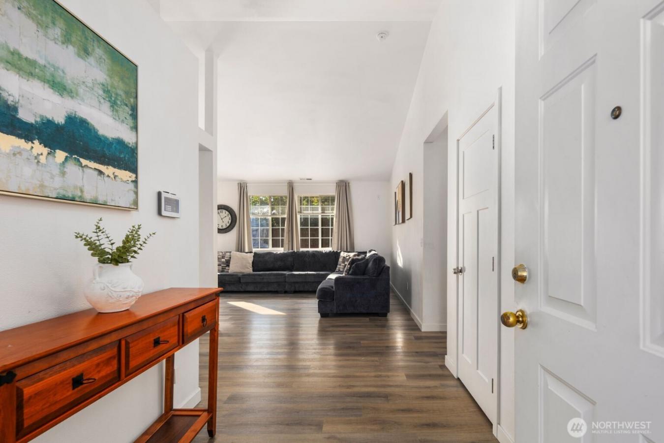 ONE-STORY open concept living on spacious lot in the GATED COMMUNITY o – image 3