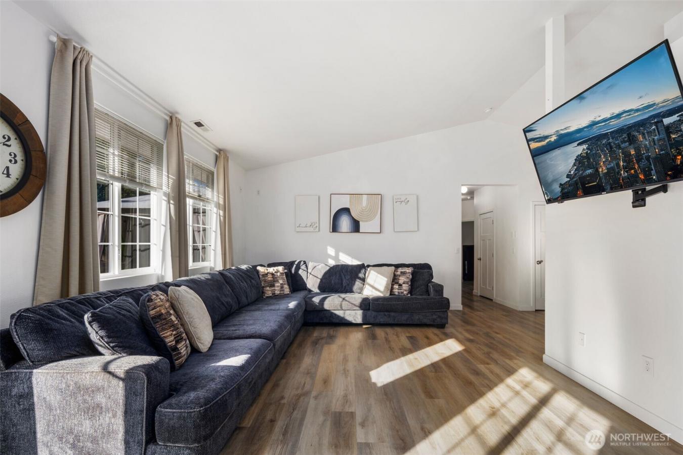 ONE-STORY open concept living on spacious lot in the GATED COMMUNITY o – image 5