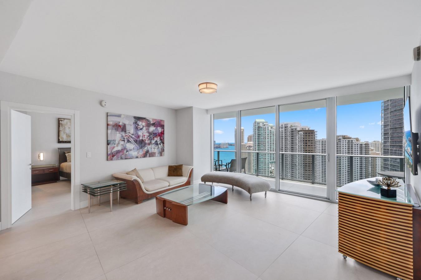 MIAMI, Florida, 33131, United States, 2 Bedrooms Bedrooms, ,3 BathroomsBathrooms,Residential,For Sale,1904961