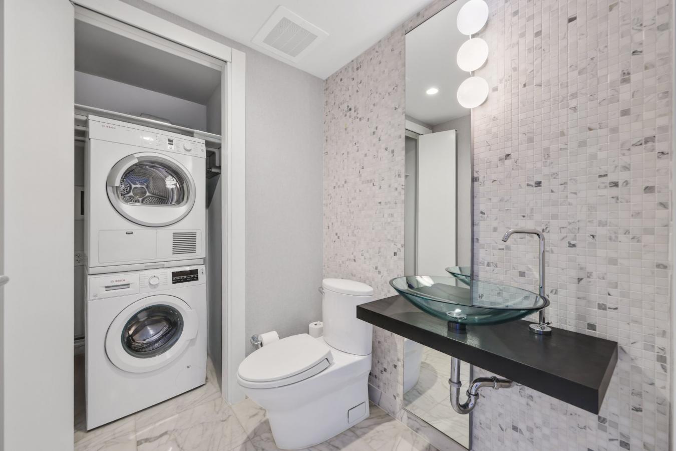 MIAMI, Florida, 33131, United States, 2 Bedrooms Bedrooms, ,3 BathroomsBathrooms,Residential,For Sale,1904961