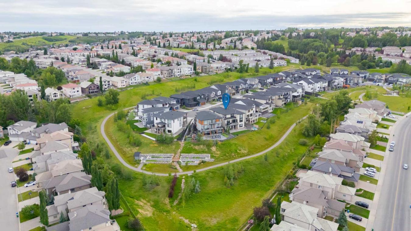 Calgary, Calgary, T3A 2Z5, Canada, 6 Bedrooms Bedrooms, ,5 BathroomsBathrooms,Residential,For Sale,1905279