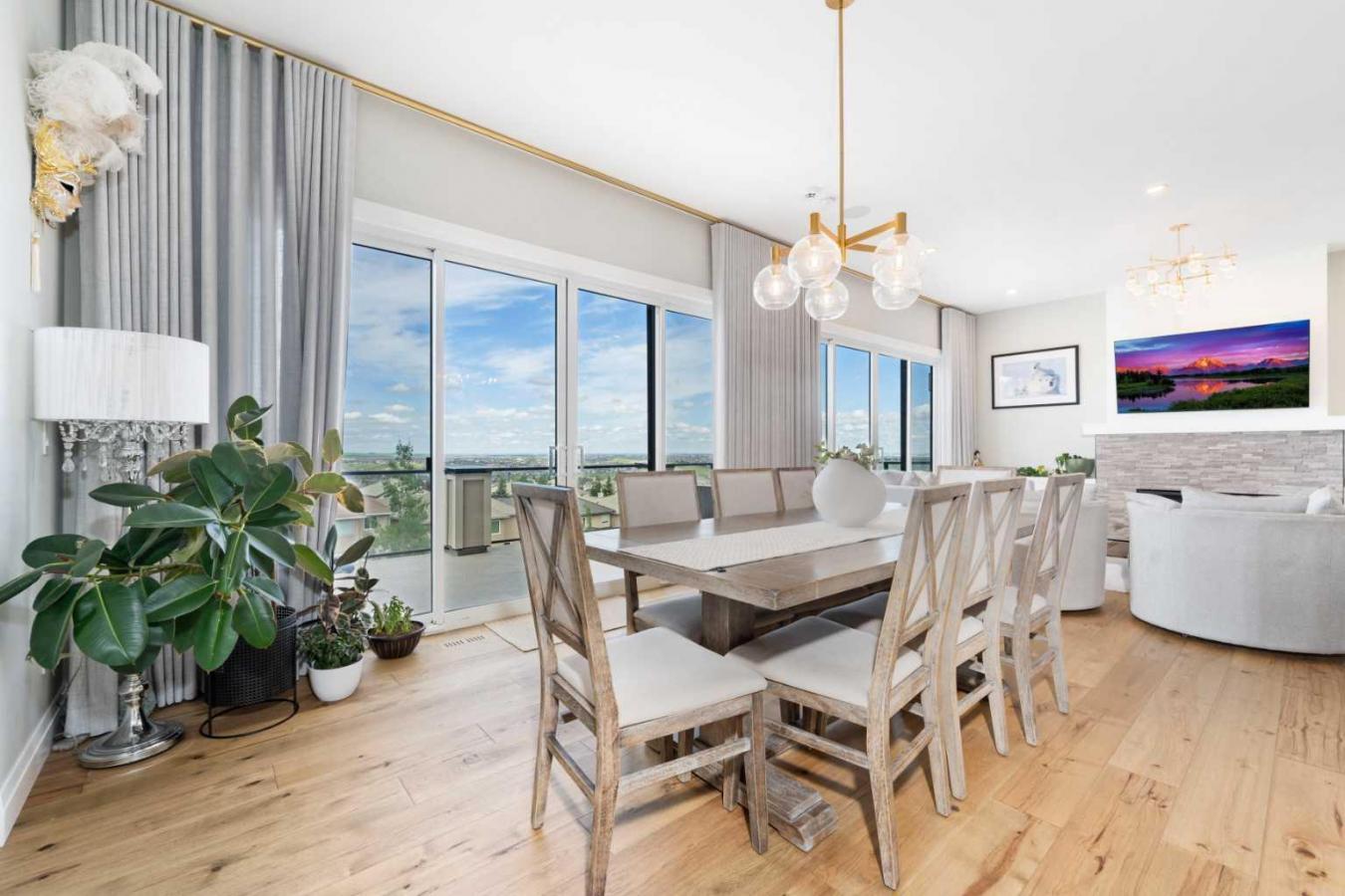 Calgary, Calgary, T3A 2Z5, Canada, 6 Bedrooms Bedrooms, ,5 BathroomsBathrooms,Residential,For Sale,1905279