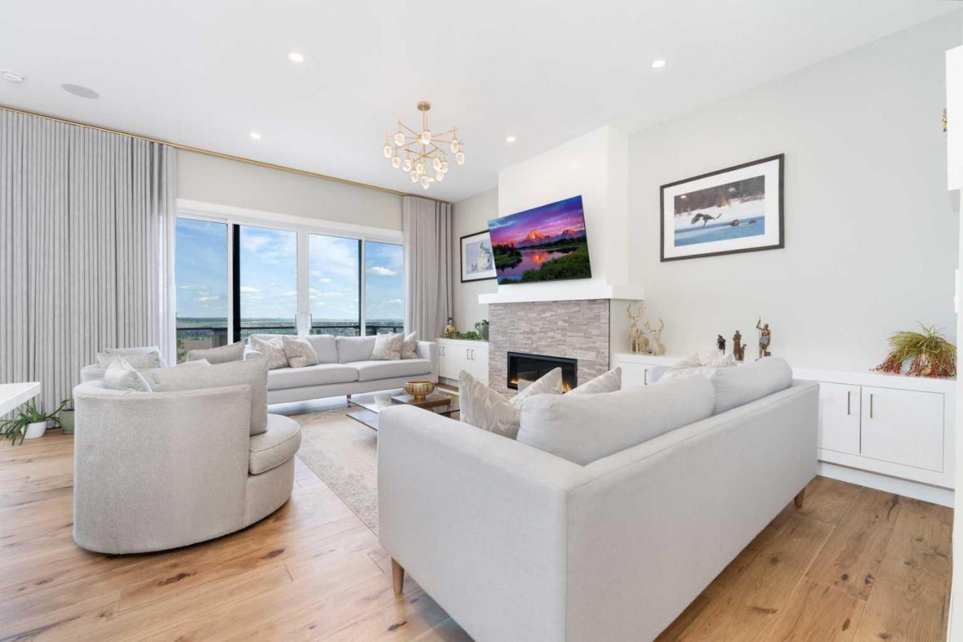 Calgary, Calgary, T3A 2Z5, Canada, 6 Bedrooms Bedrooms, ,5 BathroomsBathrooms,Residential,For Sale,1905279
