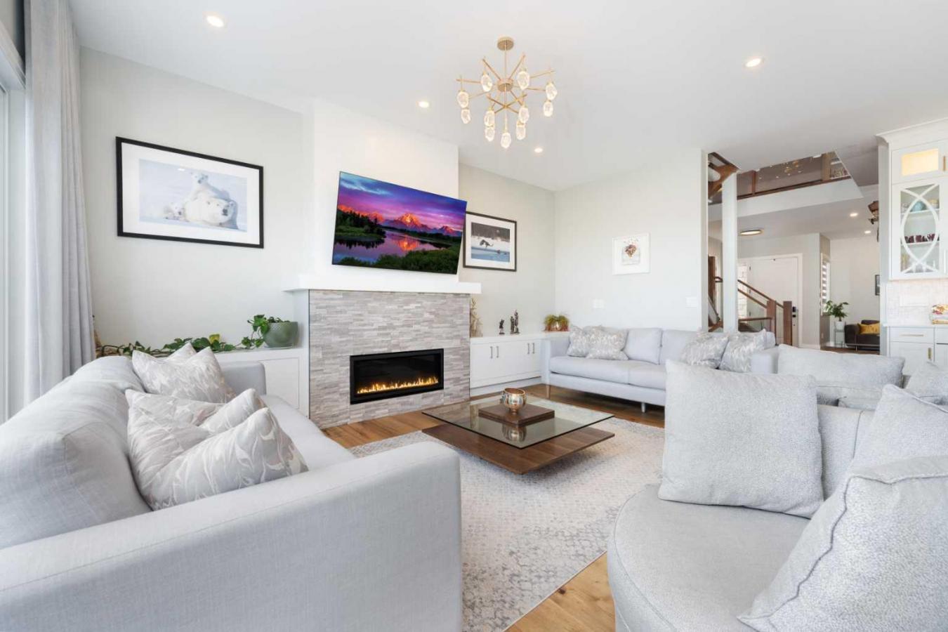 Calgary, Calgary, T3A 2Z5, Canada, 6 Bedrooms Bedrooms, ,5 BathroomsBathrooms,Residential,For Sale,1905279