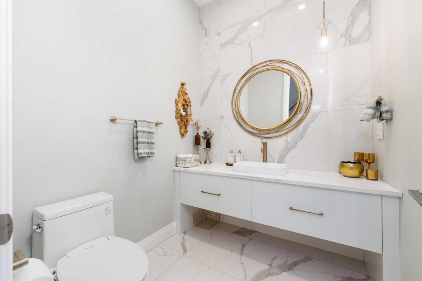 Calgary, Calgary, T3A 2Z5, Canada, 6 Bedrooms Bedrooms, ,5 BathroomsBathrooms,Residential,For Sale,1905279