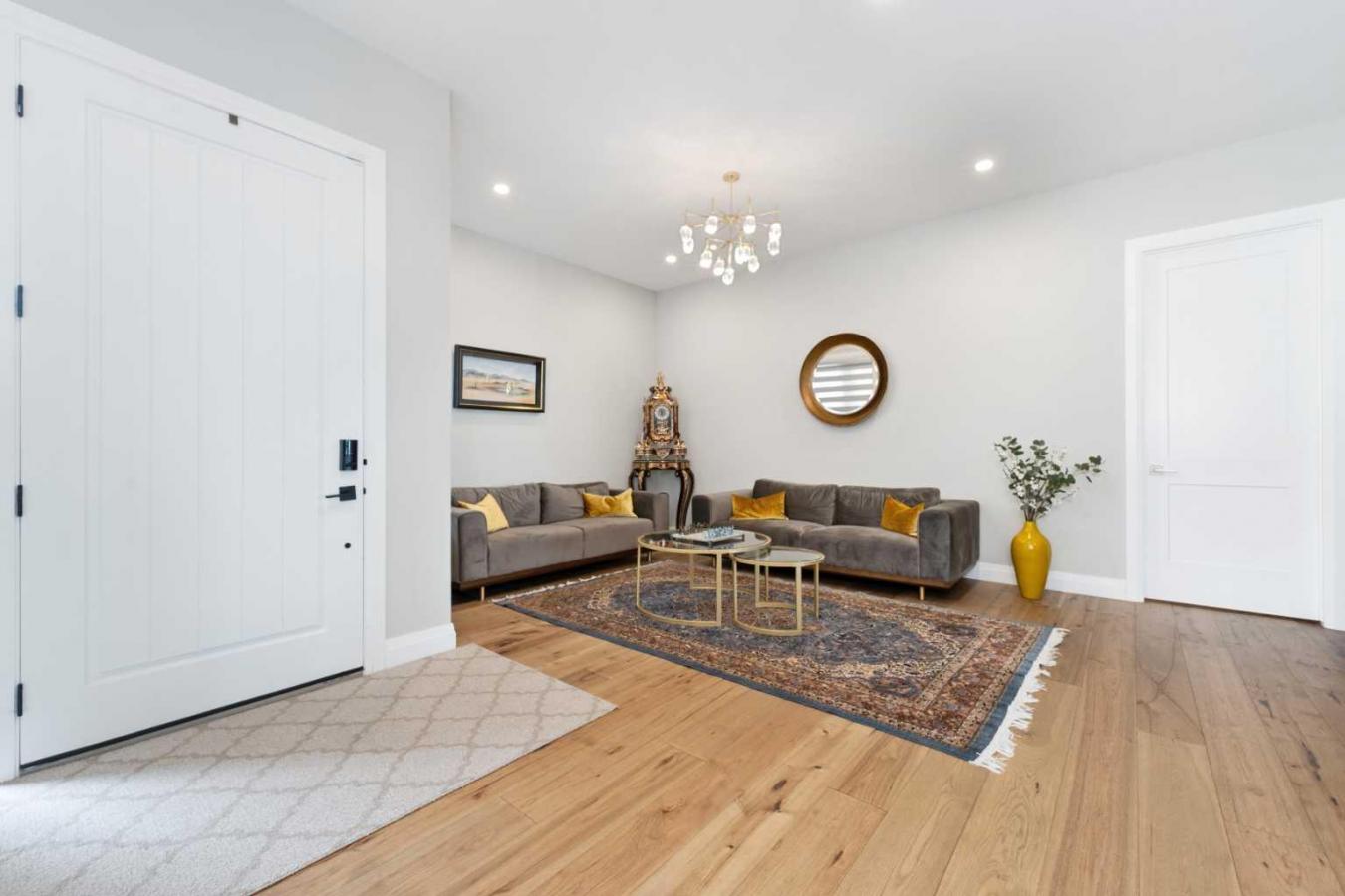 Calgary, Calgary, T3A 2Z5, Canada, 6 Bedrooms Bedrooms, ,5 BathroomsBathrooms,Residential,For Sale,1905279