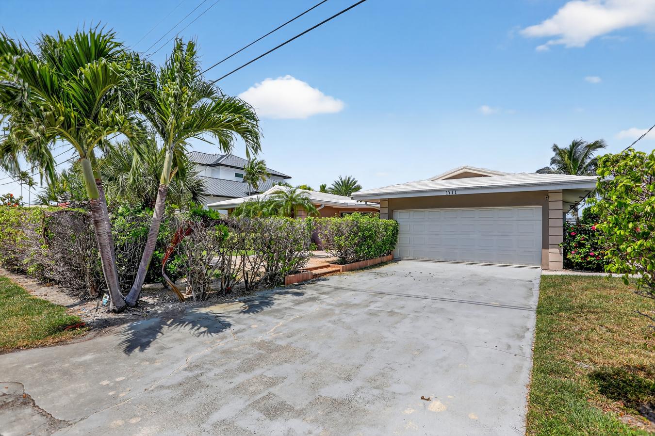 Lauderdale By The Sea, Florida, 33062, United States, 4 Bedrooms Bedrooms, ,1 BathroomBathrooms,Residential,For Sale,1904958