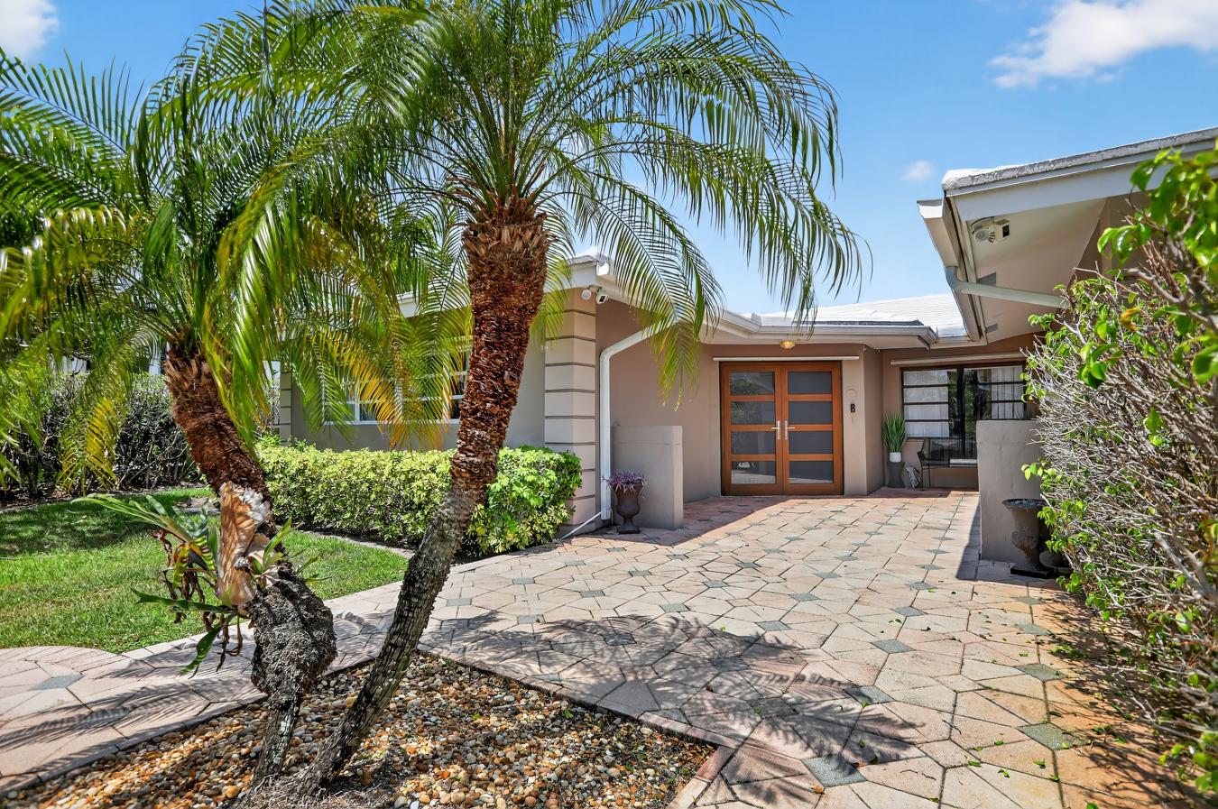 Lauderdale By The Sea, Florida, 33062, United States, 4 Bedrooms Bedrooms, ,1 BathroomBathrooms,Residential,For Sale,1904958