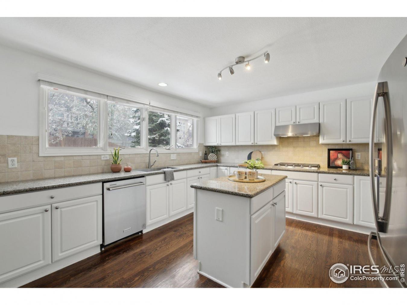 Superior, Boulder, 80027, United States, 5 Bedrooms Bedrooms, ,4 BathroomsBathrooms,Residential,For Sale,1905273