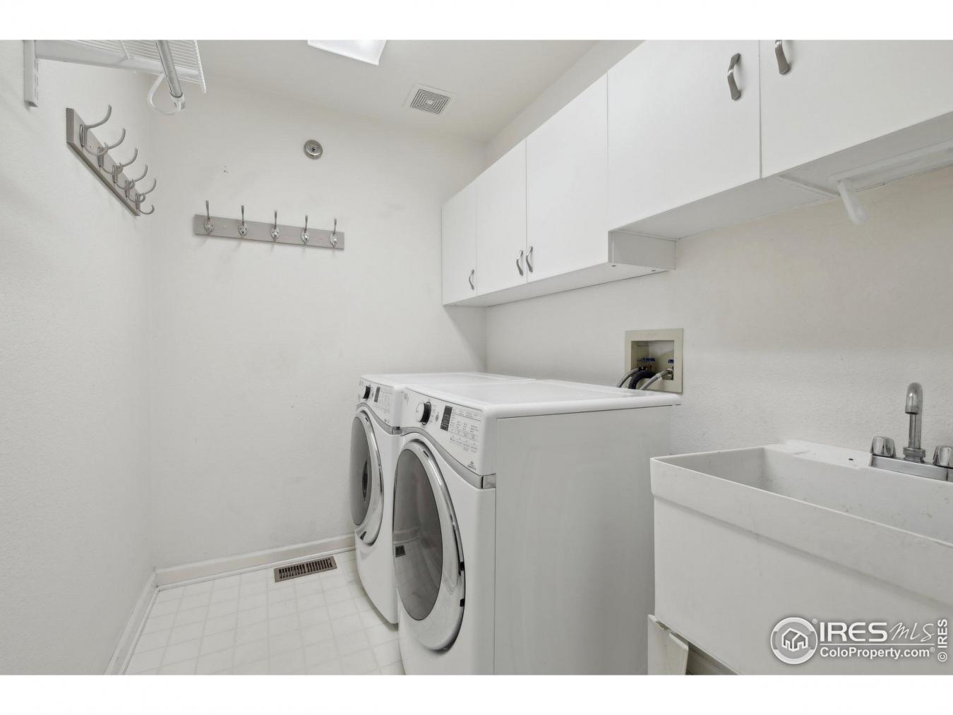Superior, Boulder, 80027, United States, 5 Bedrooms Bedrooms, ,4 BathroomsBathrooms,Residential,For Sale,1905273