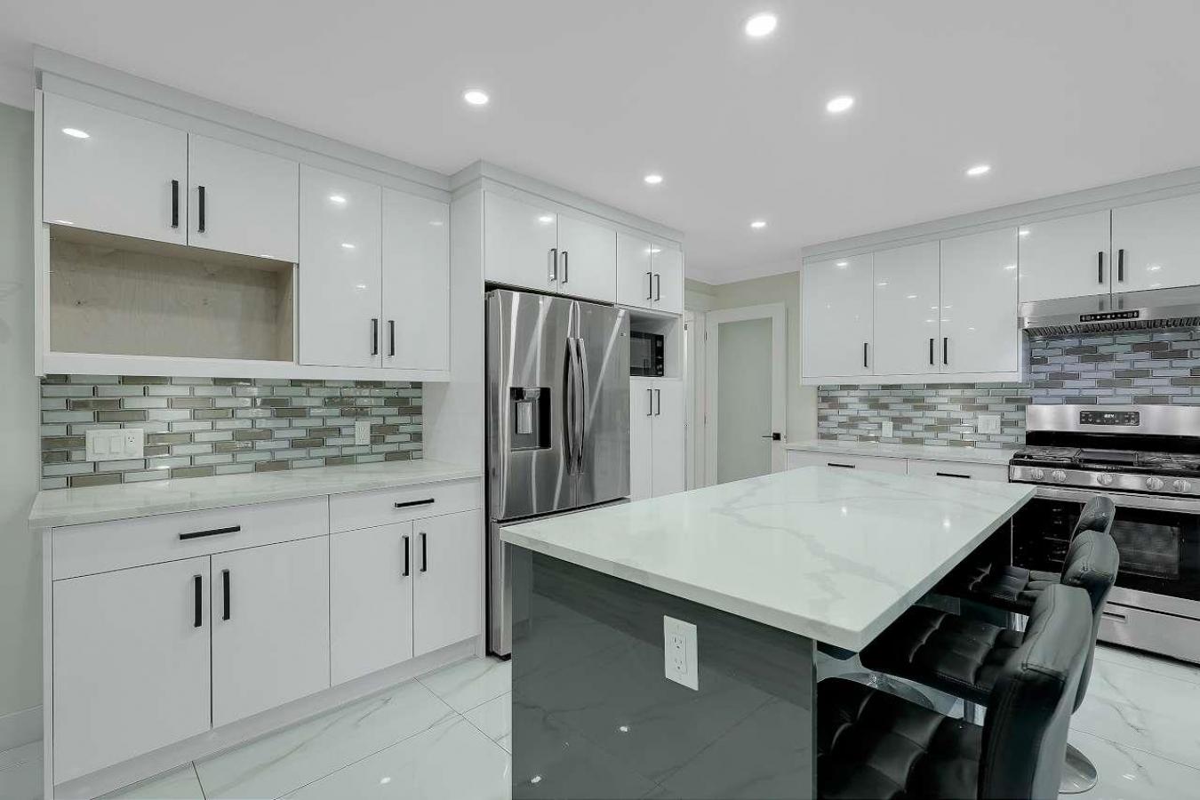 Surrey, British Columbia, V4N 2T3, Canada, 7 Bedrooms Bedrooms, ,6 BathroomsBathrooms,Residential,For Sale,1905269