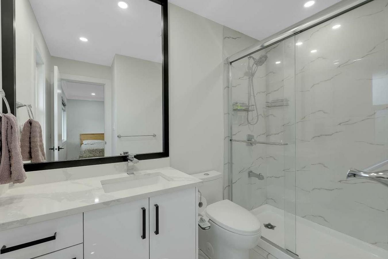 Surrey, British Columbia, V4N 2T3, Canada, 7 Bedrooms Bedrooms, ,6 BathroomsBathrooms,Residential,For Sale,1905269