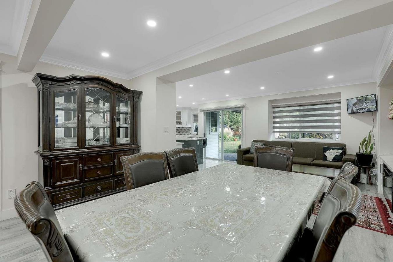 Surrey, British Columbia, V4N 2T3, Canada, 7 Bedrooms Bedrooms, ,6 BathroomsBathrooms,Residential,For Sale,1905269