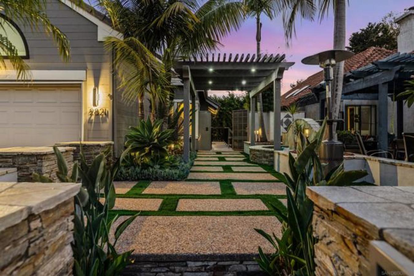 Carlsbad, San Diego, 92008, United States, 4 Bedrooms Bedrooms, ,2 BathroomsBathrooms,Residential,For Sale,1905266