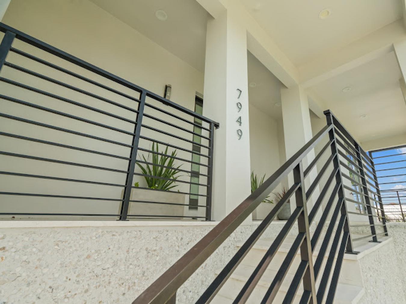 St. Petersburg, Florida, 33707, United States, 5 Bedrooms Bedrooms, ,3 BathroomsBathrooms,Residential,For Sale,1905260
