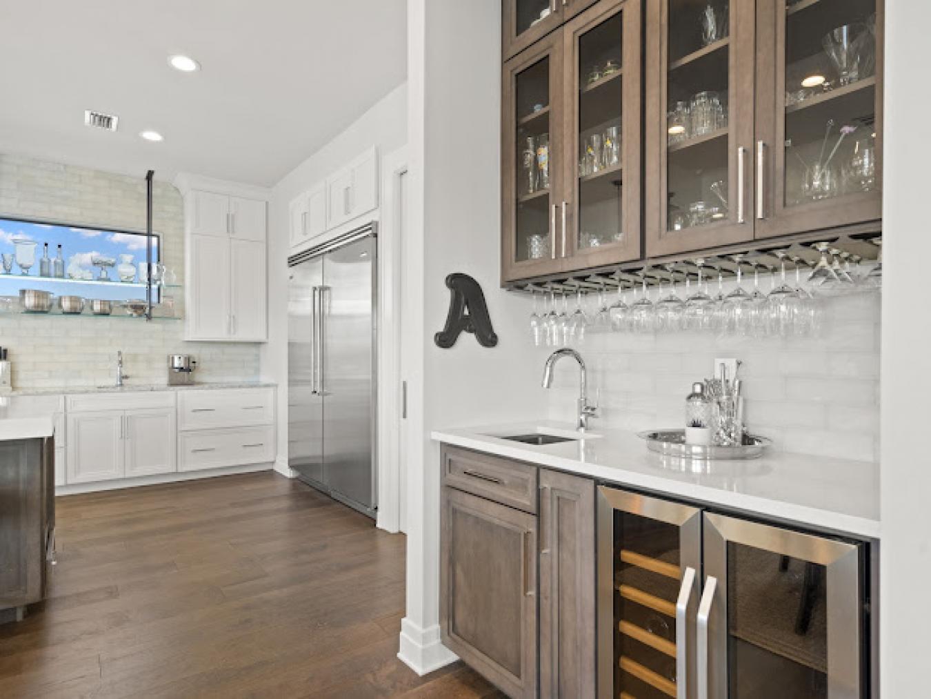 St. Petersburg, Florida, 33707, United States, 5 Bedrooms Bedrooms, ,3 BathroomsBathrooms,Residential,For Sale,1905260