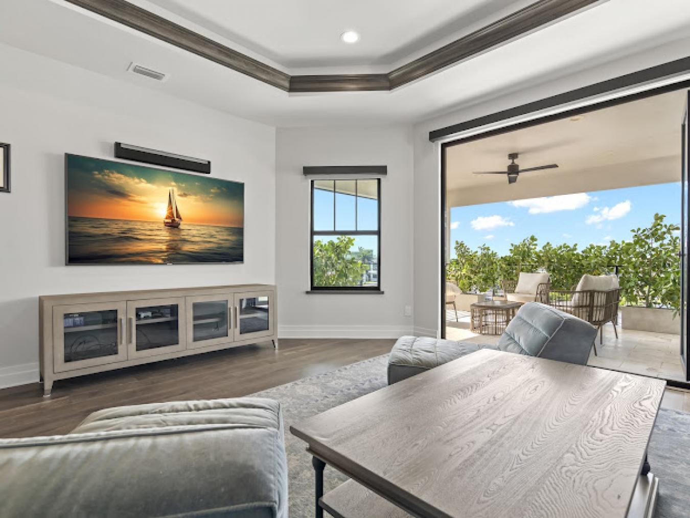 St. Petersburg, Florida, 33707, United States, 5 Bedrooms Bedrooms, ,3 BathroomsBathrooms,Residential,For Sale,1905260