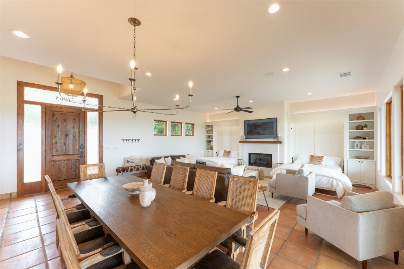Lago Vista, Travis, 78645, United States, 4 Bedrooms Bedrooms, ,4 BathroomsBathrooms,Residential,For Sale,1905257