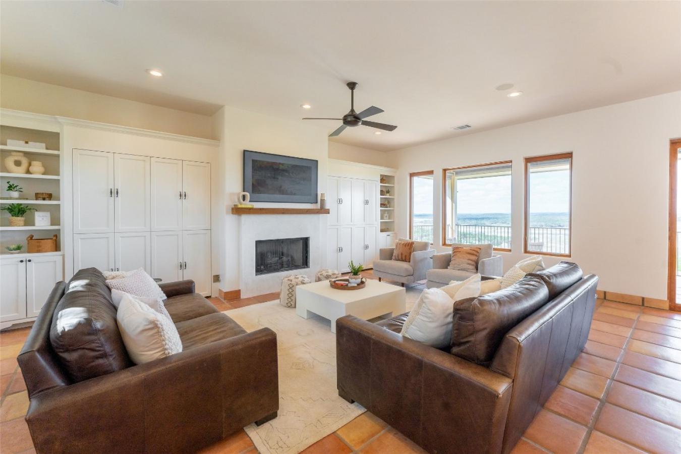 Lago Vista, Travis, 78645, United States, 4 Bedrooms Bedrooms, ,4 BathroomsBathrooms,Residential,For Sale,1905257