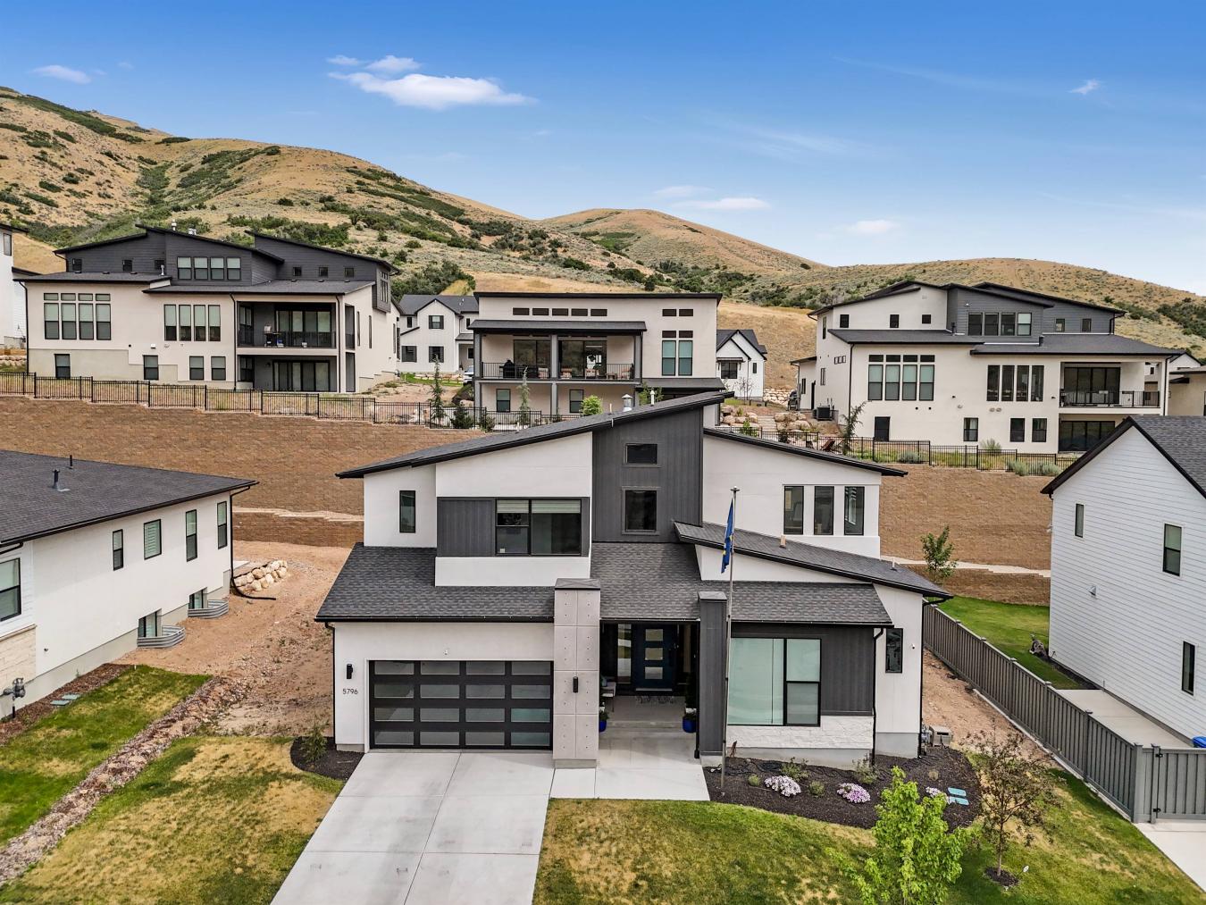 Lehi, Utah, 84043, United States, 6 Bedrooms Bedrooms, ,4 BathroomsBathrooms,Residential,For Sale,1905256