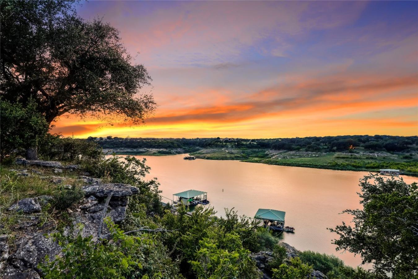 Marble Falls, Travis, 78654, United States, 4 Bedrooms Bedrooms, ,3 BathroomsBathrooms,Residential,For Sale,1905254
