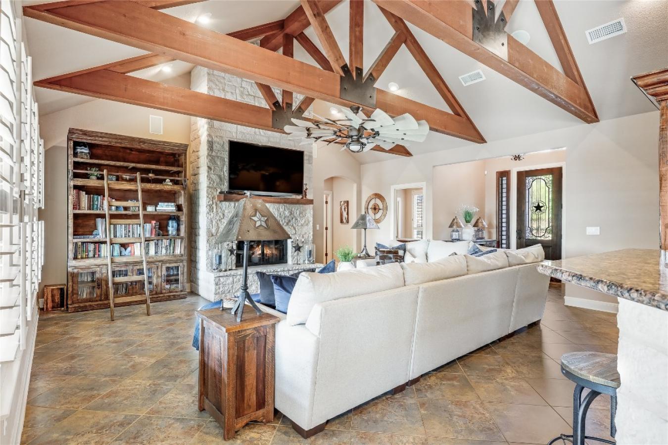 Marble Falls, Travis, 78654, United States, 4 Bedrooms Bedrooms, ,3 BathroomsBathrooms,Residential,For Sale,1905254