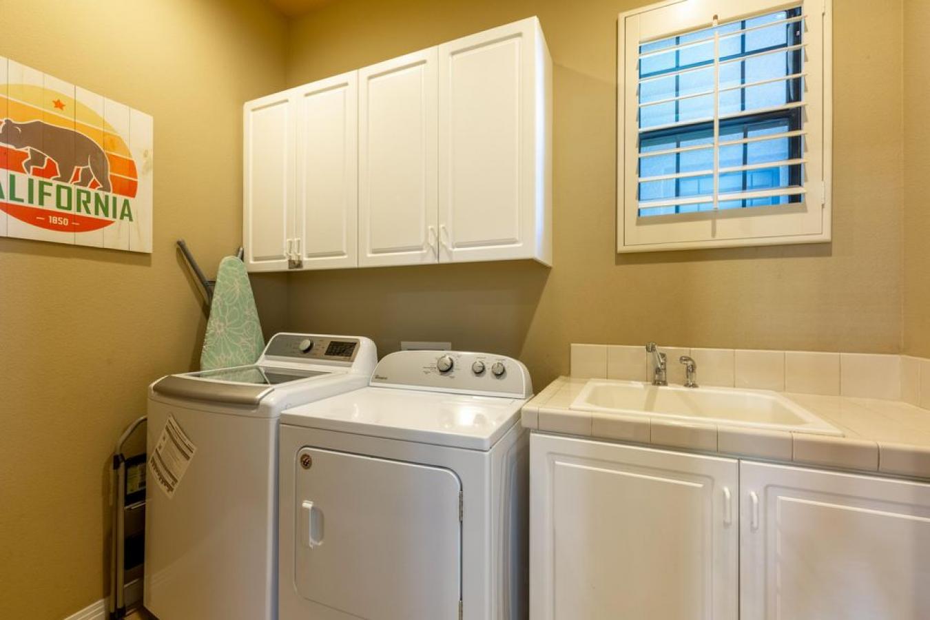 Indio, Riverside, 92201, United States, 4 Bedrooms Bedrooms, ,4 BathroomsBathrooms,Residential,For Sale,1905246