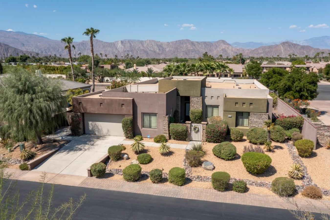 Indio, Riverside, 92201, United States, 4 Bedrooms Bedrooms, ,4 BathroomsBathrooms,Residential,For Sale,1905246