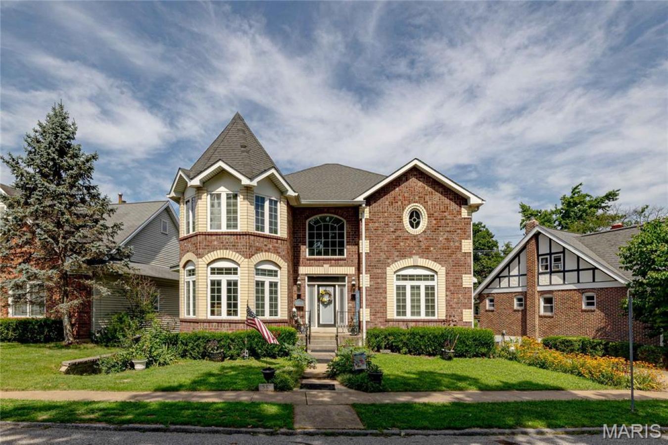 St Louis, St. Louis, 63122, United States, 5 Bedrooms Bedrooms, ,4 BathroomsBathrooms,Residential,For Sale,1905244