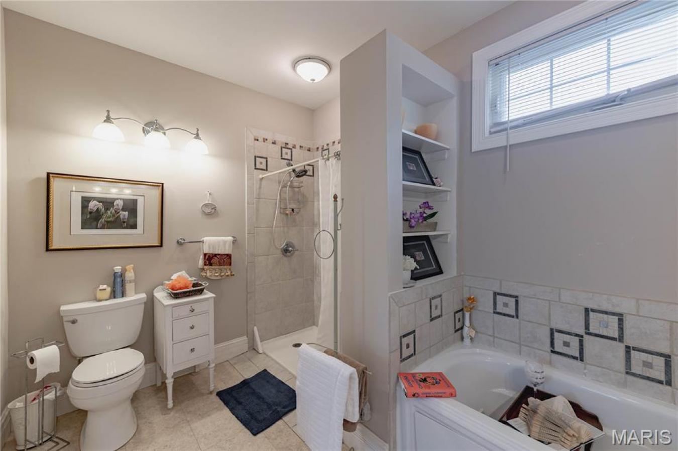 St Louis, St. Louis, 63122, United States, 5 Bedrooms Bedrooms, ,4 BathroomsBathrooms,Residential,For Sale,1905244