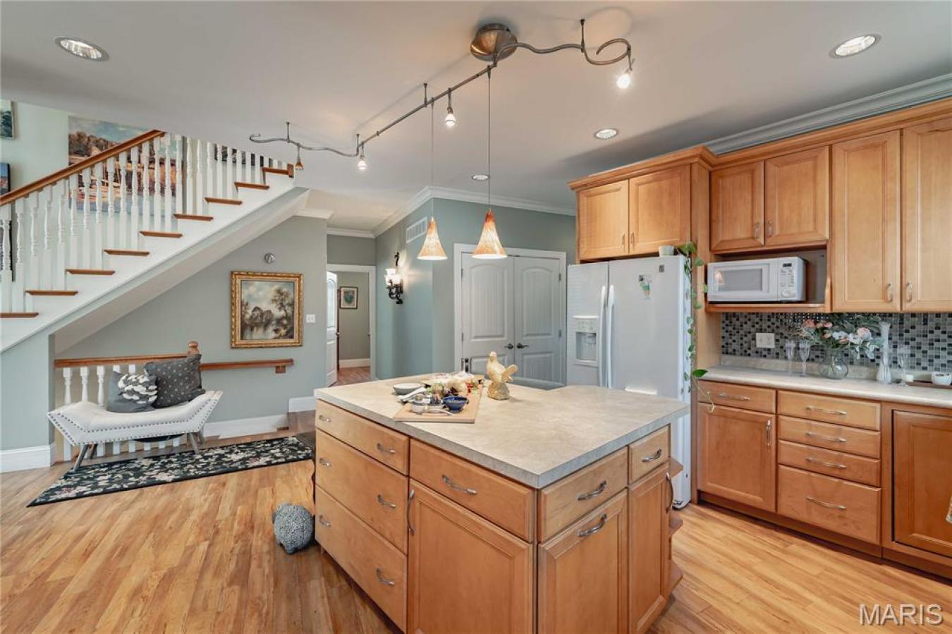 St Louis, St. Louis, 63122, United States, 5 Bedrooms Bedrooms, ,4 BathroomsBathrooms,Residential,For Sale,1905244