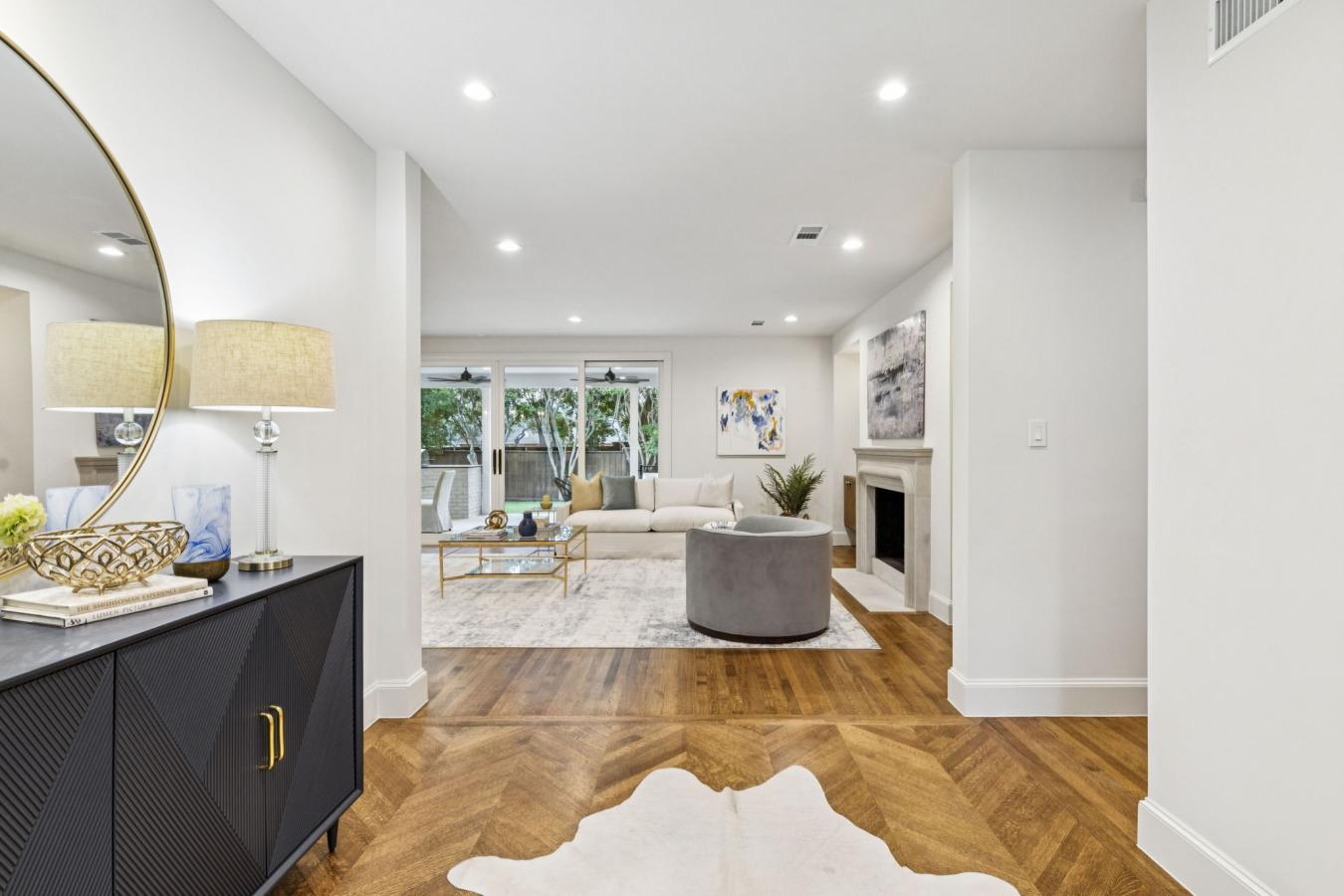 Dallas, Dallas, 75229, United States, 6 Bedrooms Bedrooms, ,4 BathroomsBathrooms,Residential,For Sale,1905241