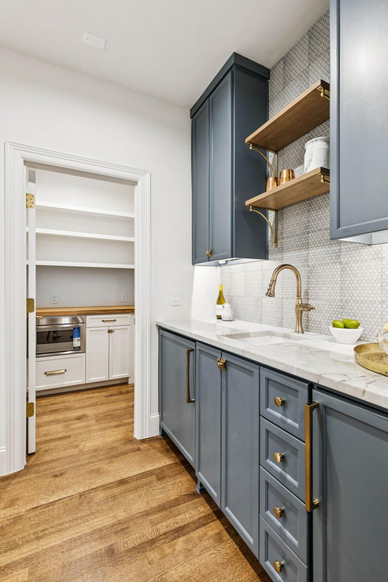 Dallas, Dallas, 75229, United States, 6 Bedrooms Bedrooms, ,4 BathroomsBathrooms,Residential,For Sale,1905241