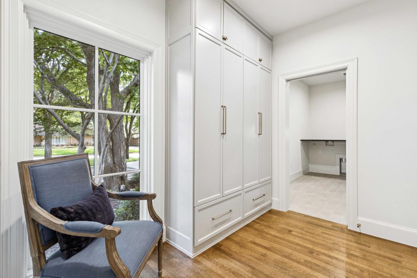 Dallas, Dallas, 75229, United States, 6 Bedrooms Bedrooms, ,4 BathroomsBathrooms,Residential,For Sale,1905241