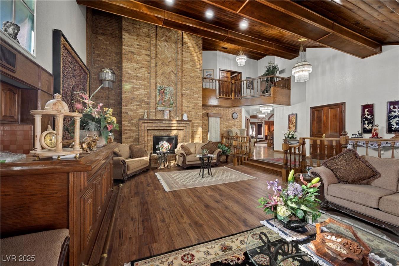 Las Vegas, Clark, 89121, United States, 5 Bedrooms Bedrooms, ,4 BathroomsBathrooms,Residential,For Sale,1934140