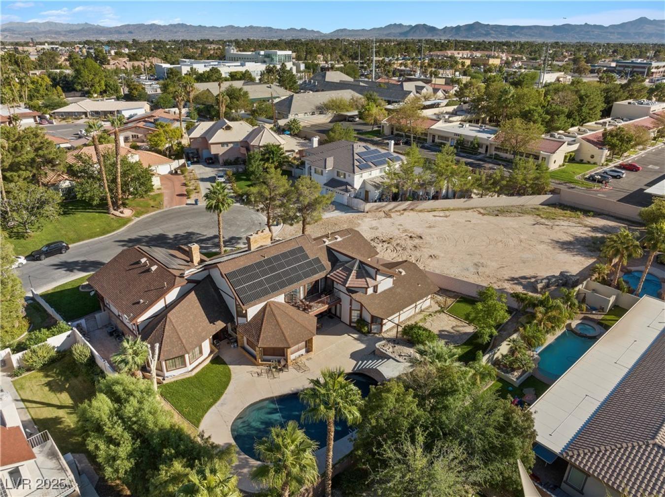 Las Vegas, Clark, 89121, United States, 5 Bedrooms Bedrooms, ,4 BathroomsBathrooms,Residential,For Sale,1934140