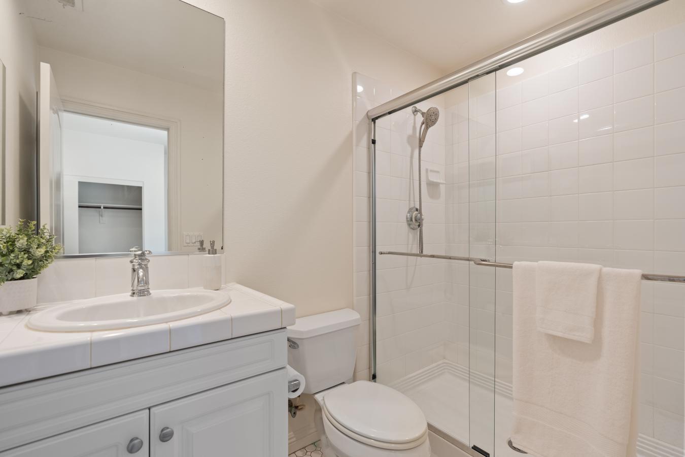 Carlsbad, San Diego, 92009, United States, 5 Bedrooms Bedrooms, ,4 BathroomsBathrooms,Residential,For Sale,1905240