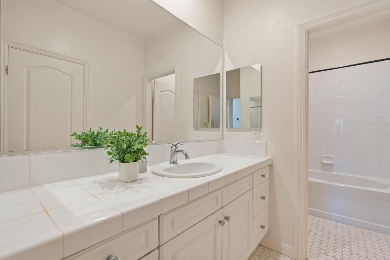 Carlsbad, San Diego, 92009, United States, 5 Bedrooms Bedrooms, ,4 BathroomsBathrooms,Residential,For Sale,1905240