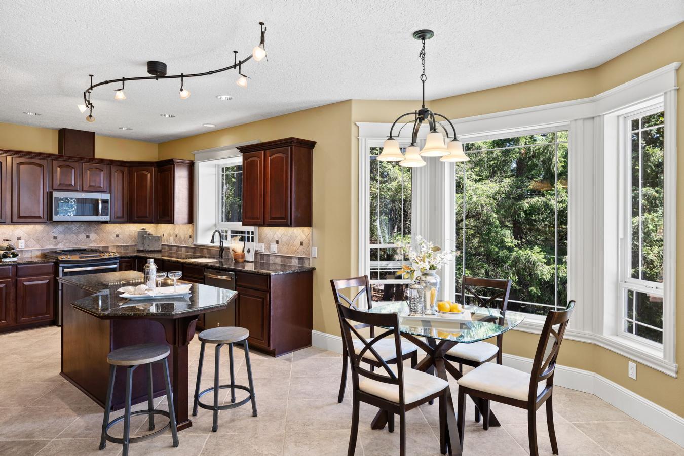Newberg, Yamhill, 97132, United States, 5 Bedrooms Bedrooms, ,4 BathroomsBathrooms,Residential,For Sale,1905238