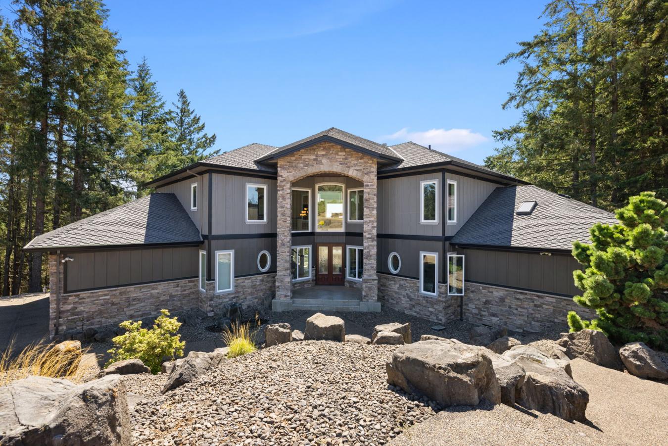 Newberg, Yamhill, 97132, United States, 5 Bedrooms Bedrooms, ,4 BathroomsBathrooms,Residential,For Sale,1905238