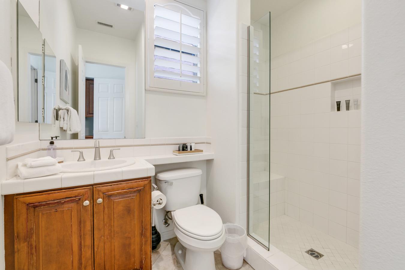 Indio, Riverside, 92201, United States, 7 Bedrooms Bedrooms, ,4 BathroomsBathrooms,Residential,For Sale,1905236